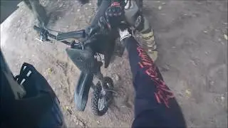 Balade en dirt + il tombe et casse la moto ! (vue 140cc)