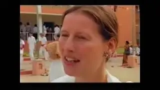 Mark Tully visits the Whitefield ashram of Sathya Sai Baba