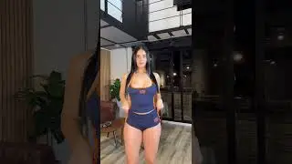 Sexy model Libby Valentini in a very hot bikini 👙👙 