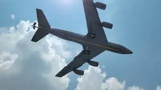 Boeing KC-135R Stratotanker Reg 59-1469 Landing Opa-Locka Airport