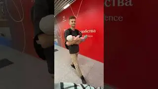 впервые Евочка идёт в бизнес-зал😎родители отдыхают, малыша играет👨‍👩‍👧