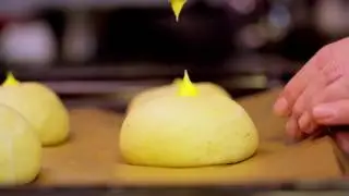 Baka världens godaste krämbullar med Kungsörnen