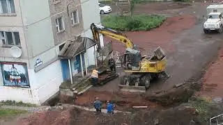 Работы во дворе 11