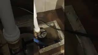 Проверка дренажного насоса в бассейне.