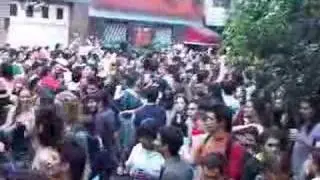 Fiesta de fin de año en la calle