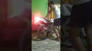 usir nyamuk pakai asap Kawasaki ninja 😁