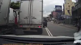 How to drive like a Douche: Double line means nothing