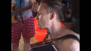 Шаланды, полные кефали.
