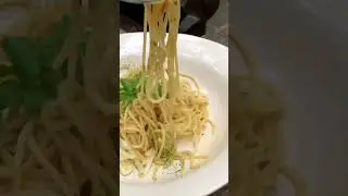 Iseng mampir ke cafe ini karna kejebak macet di Seminyak!. @balifood.diary on TikTok & Instagram
