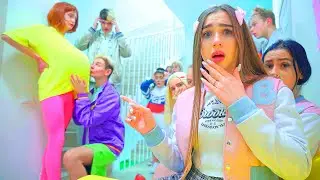 At HIGH SCHOOL | Smile's pregnant girlfriend came to school! Diana doesn't know what to think!