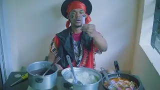 Komandan Sezi Manje Chodyè Vyann Gwo Lwa Pou Negosyasyon 😄