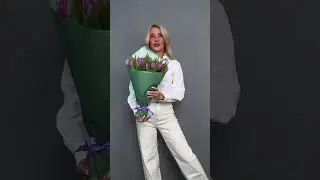 Букет из 25 сиреневых тюльпанов (Фортресс) в оформлении