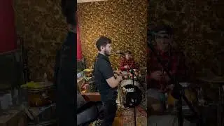 Работает за еду