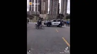 grau de bike na frente da polícia quase deu ruim