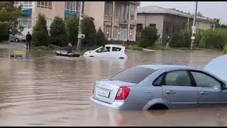 Ана бўлмаса, одамлар қайиқда сузиб юришибди