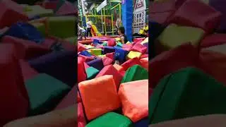 Слабонервным не смотреть, отец кидает малыша. #МалышМатвейка