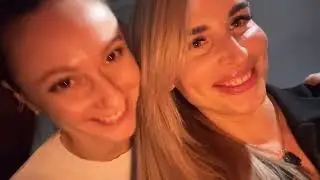 Lesbian Kissing 805