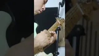 Arpejos e Tapping nessa Backing Track de Fusion