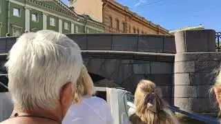 Катер по Петербургу