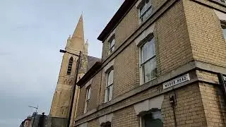 City of Lincoln,  past the usher gallery. slow motion