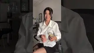 В МИНИ ЮБКЕ И ЧЁРНЫХ КОЛГОТКАХ / на работе казашка позирует 👠