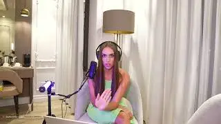 она желает пообщаться с Пчелкиным