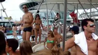 MOB - Fê de cueca na piscina....hahahaahah