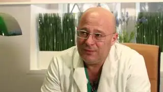 Ролик для клиники Мон Блан. Гварамия А. А. проводит операцию по блефаропластике.