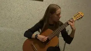 Катя Лапина играет 