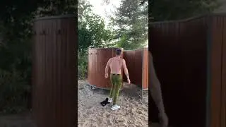 Пранк в раздевалке! Качок зашел к девушке в раздевалку! 
