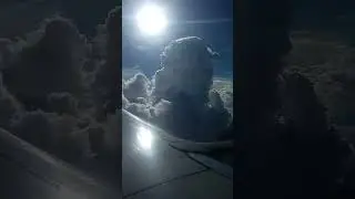 Самолёт,облака и солнце