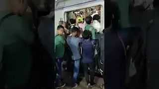 শিয়ালদহ শান্তিপুর লোকালের অবস্থা #viral #trainjourney #sealdah #dumdum #shantipur #trending #shorts