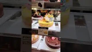 Baby Shark Cake