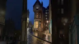 Night walks in Edinburgh #edinburghscotland