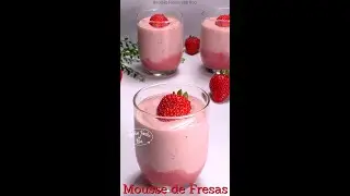 Mousse de fresa con 3 ingredientes 🍓 | #shorts | Strawberry Mousse
