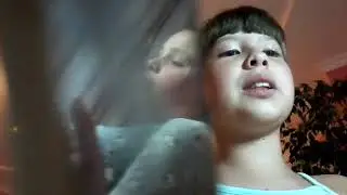 Макияж и реакция Сашы как она играет в симс.Удачный макияж для начинающих. Все легко и просто.