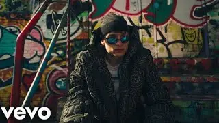 Peso Pluma - Sigo Aquí (Video Oficial)