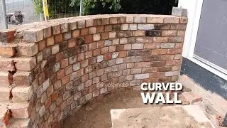 🧱 Curved Brick Wall - 