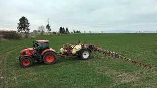 Nawożenie pszenicy ozimej - rozlewanie RSM - Kubota M7152 Premium KVT i Hardi Commander 2200 - dron