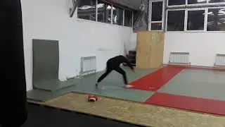 ТХЕКВАНДО И КАРАТЕ ОТДЫХАЮТ, КОГДА ТАКОЕ ТВОРИТСЯ В ЗАЛЕ!