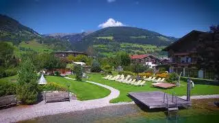 4*- Wanderhotel Kirchner – Übersicht über unsere idyllische Gartenlandschaft mit Naturteich