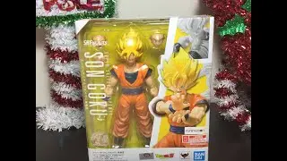 S.H. Figuarts Super Saiyan Full Power Goku Action Figure Review