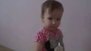 Маня рисует цветок на стене!!!! Настенная живопись!!!Весело играем!!!!