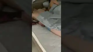 ДОЧЬ ПОДГЛЯДЫВАЕТ ЗА МАЛЬЧИКАМИ