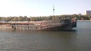 Сухогрузная баржа Балтис.Буксир Герой Петров.Рейд река Дон.Ростов на Дону.