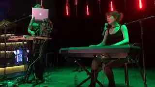 Kwiat Jabłoni - Dziś późno pójdę spać (Na żywo, Królestwo)