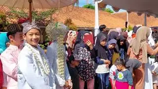 PROSESI ADAT PELEPASAN DAN KELULUSAN KELAS 6 SDN 1 CIDAHU