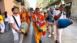 Bringing the Hare Krishna Maha Mantra to Life in Downtown Barcelona, Spain || Nanda Bihari Prabhu