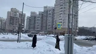 Академика Варги 40 у входа