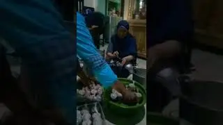 dimulai dari usaha kecil( semangat terus untuk berjuang)